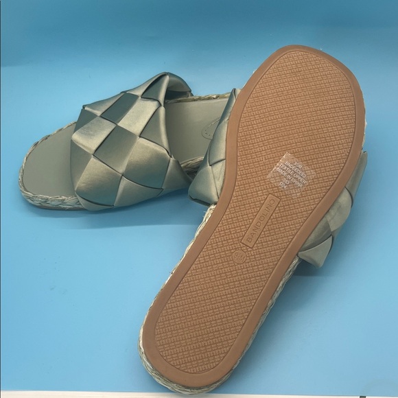 Bandolino Metallic Green Woven Slide Mules - Picture 2 of 2
